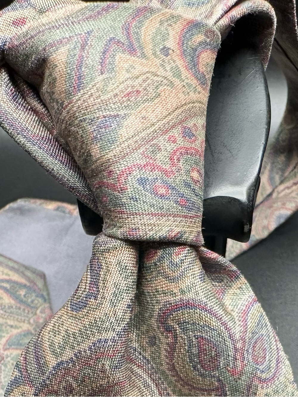 Kuppenheimer — Cream Traditional Paisley